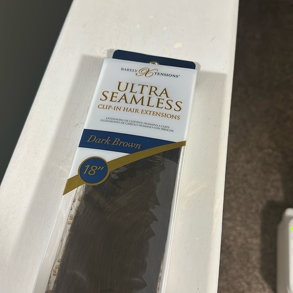 New 18” seamless clip in extensions, dark brown
Never used - Picture 1 of 6